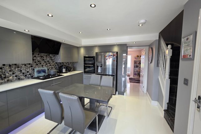 20 Groeswen Park, Port Talbot photo 2