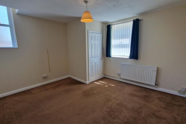 28, Watlands View, Newcastle under Lyme photo 5