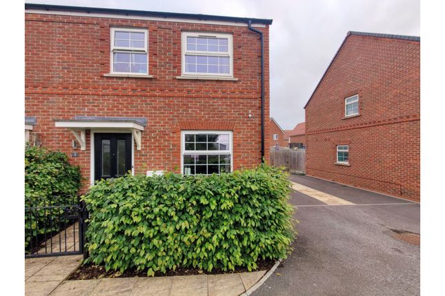 Thumbnail End terrace house for sale in Esingdon Drive, Thame, South Oxfordshire