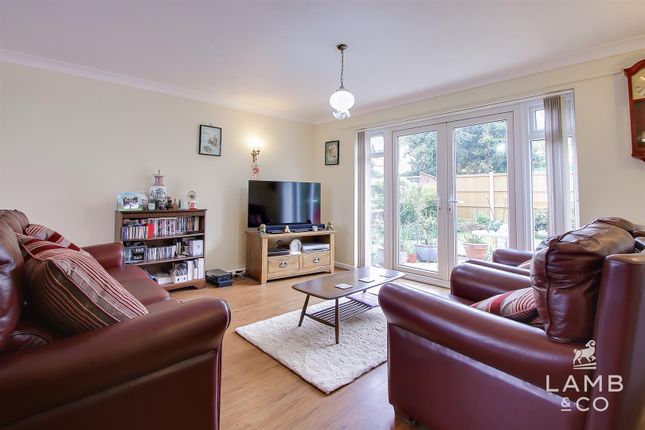 7, Chandlers Close, Clacton-On-Sea photo 2