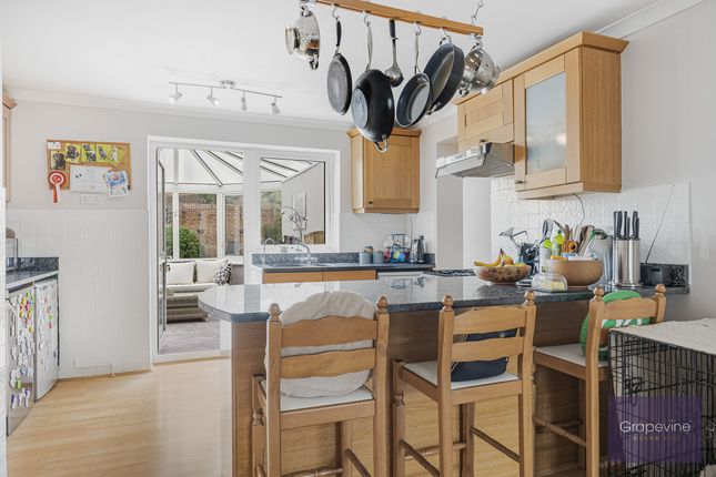 22, Broadwater Road, Reading photo 4