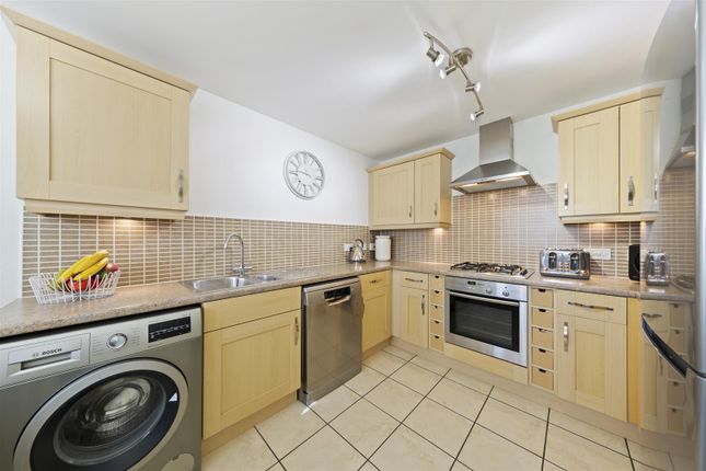 14, Blackbridge Court, Thrapston photo 4