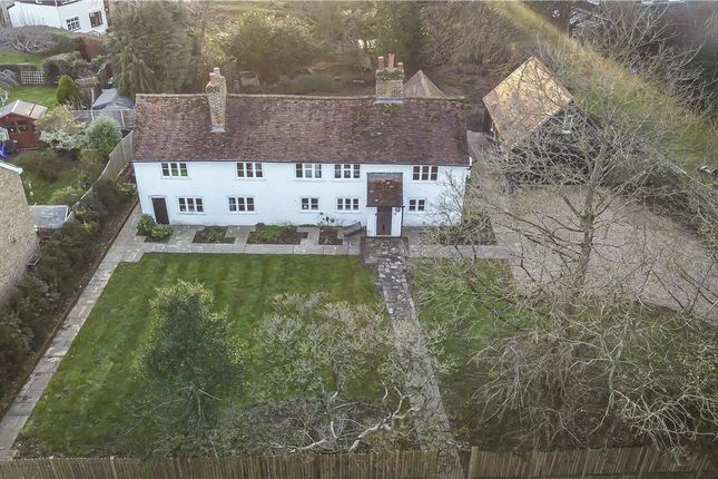Country house for sale in Bedmond Road, Hemel Hempstead, Hertfordshire