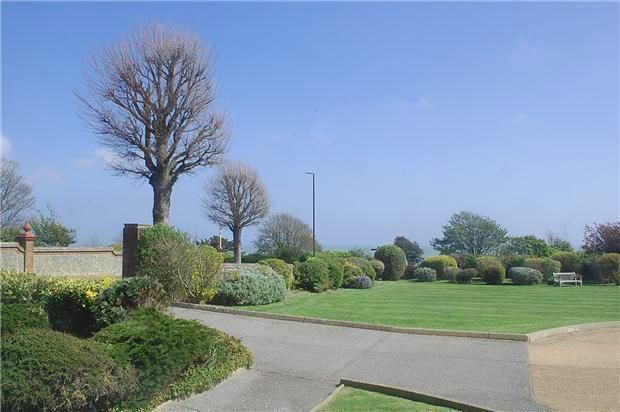 Flat 10 Kepplestone Mansions, Staveley Road, Eastbourne photo 4