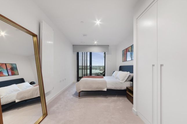 Flat for sale in James Cook Building, Royal Wharf