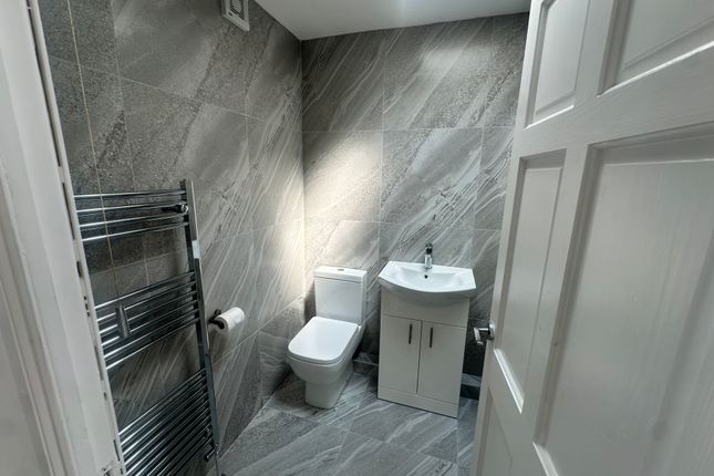 17, telford way photo 5