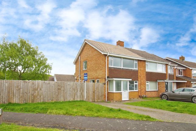 Semi-detached house to rent in Glevum Road, Coleview, Swindon