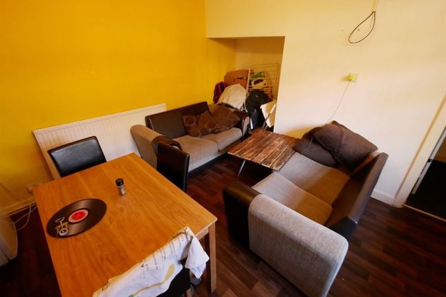 Property To Rent In Victoria Court Mews Victoria Road Hyde Park Leeds Property To Rent In Victoria Court Mews Victoria Road Hyde Park Leeds