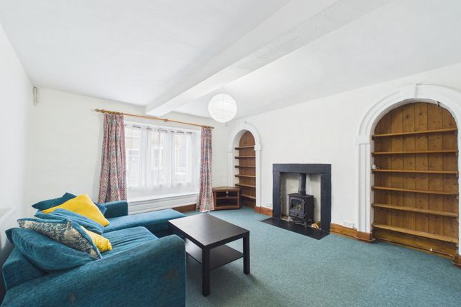 32 St. John Street, Matlock photo 2
