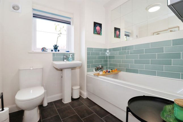 Flat for sale in Clark Drive, Yate, Bristol