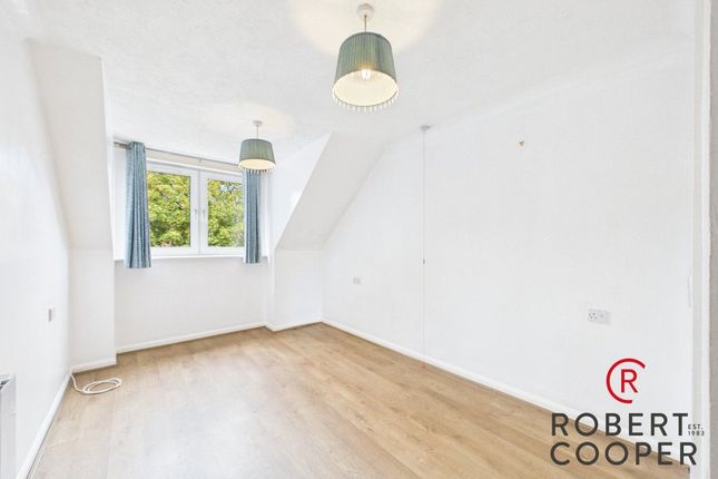34 Masters Court,, Wood Lane, Ruislip photo 4