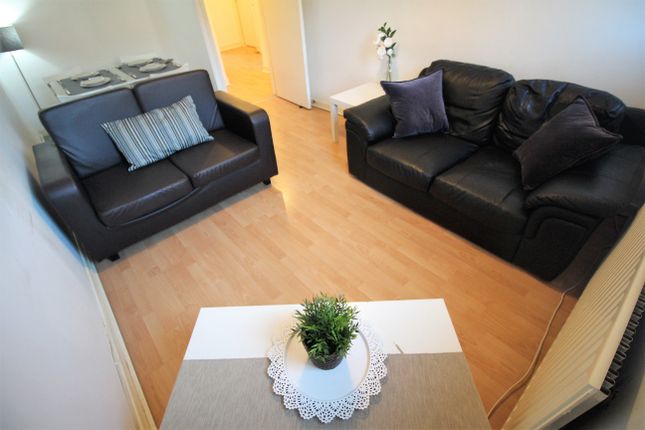 Flat 2, 22 Kelso Road, LS2 9PR, Leeds photo 5