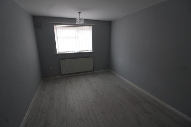 Town house to rent in Walton Road, Liverpool