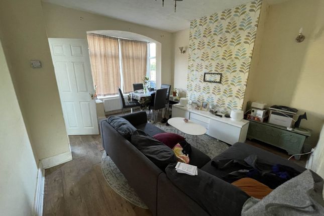 22, Joshua Lane, Manchester photo 3