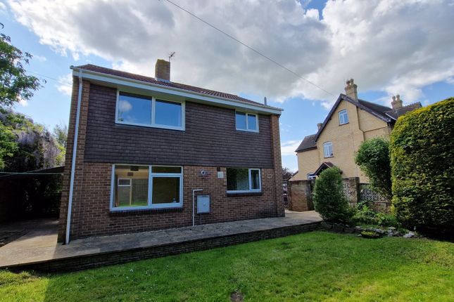 Detached house to rent in Kingston Close, Taunton