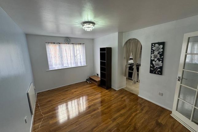 Thumbnail Property to rent in Plowman Close, Edmonton