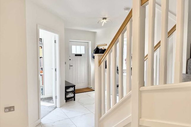 2, Murdon Crescent, Nottingham photo 3