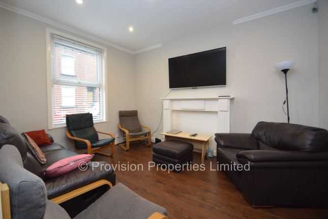 Terraced house to rent in Welton Place, Hyde Park, Leeds