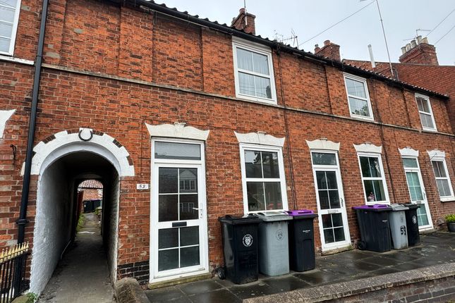 Thumbnail Terraced house to rent in Manthorpe Road, Grantham