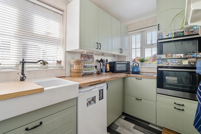 6, Cambrian Close, Bursledon photo 2