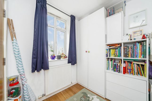 Flat for sale in Park Road, London