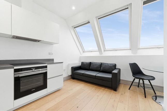 2-bed house on Imperial Way, Imperial Way, London, £1,650/mo