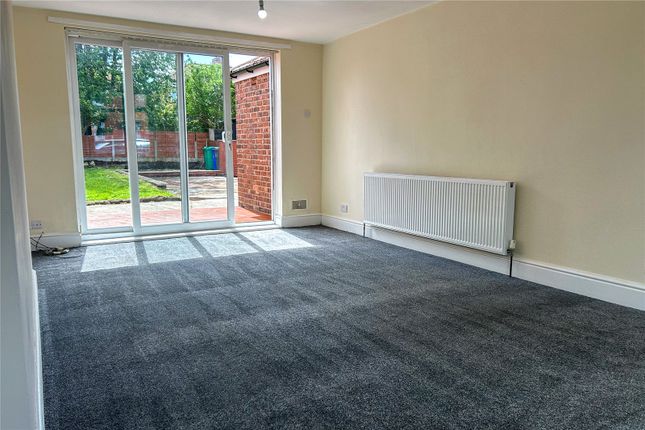 23, Blue Bell Avenue, Greater Manchester photo 4