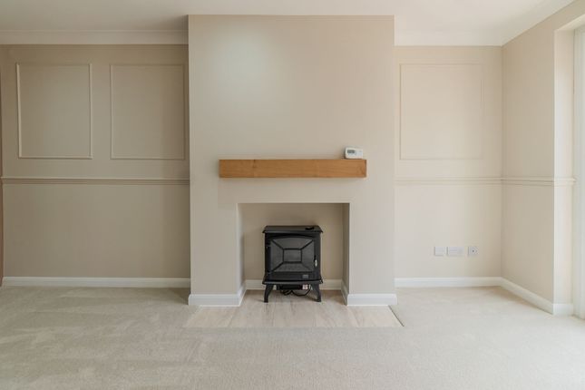 14 Woodbank, Hinckley photo 3