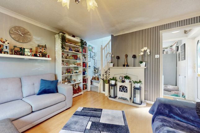 1, Hamilton Close, London photo 2