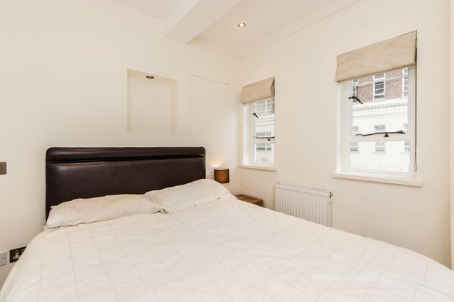 Flat to rent in Nell Gwynn House, Sloane Avenue, Chelsea, London
