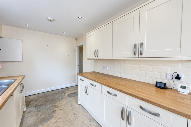 68, Redwood Road, Stourbridge photo 3