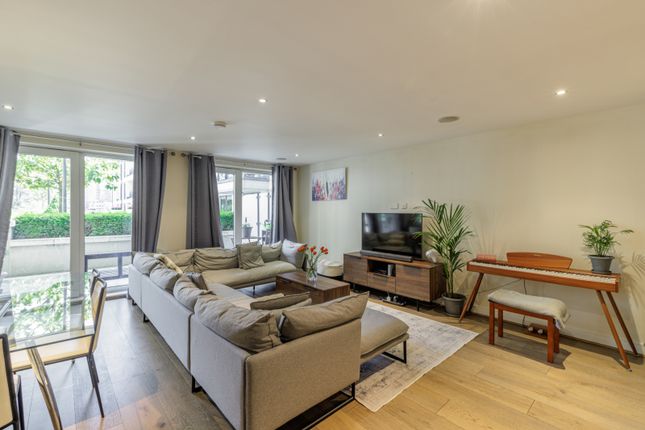 Flat for sale in Lensbury Avenue, Fulham