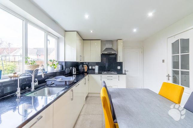 3, Iona Way, Wickford photo 3