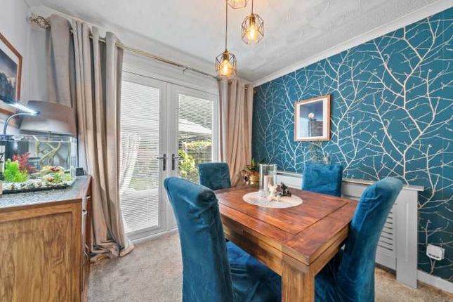 25 Burntbroom Drive, Glasgow photo 4
