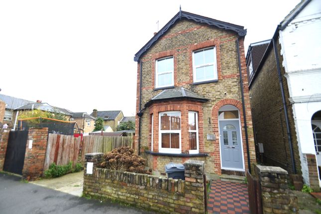 Thumbnail Detached house to rent in Cromwell Road, Feltham