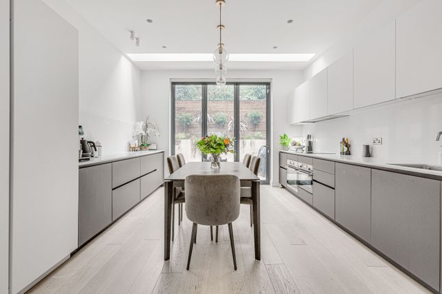 End terrace house for sale in Avalon Road, Fulham Broadway