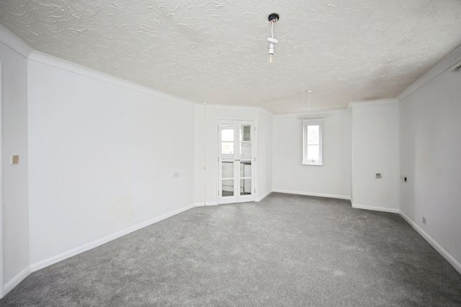 40, Swan Court, Stratford-upon-Avon photo 3