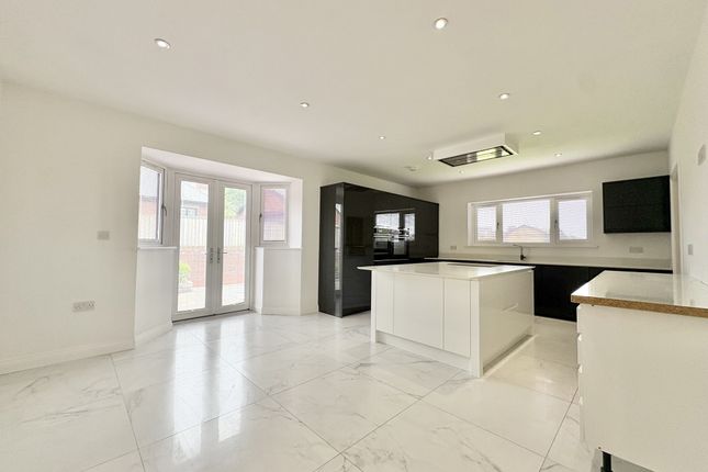 4, Meadow Close, Thornton photo 2