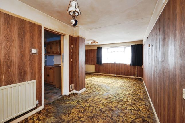3, Hollands Avenue, Kent photo 3