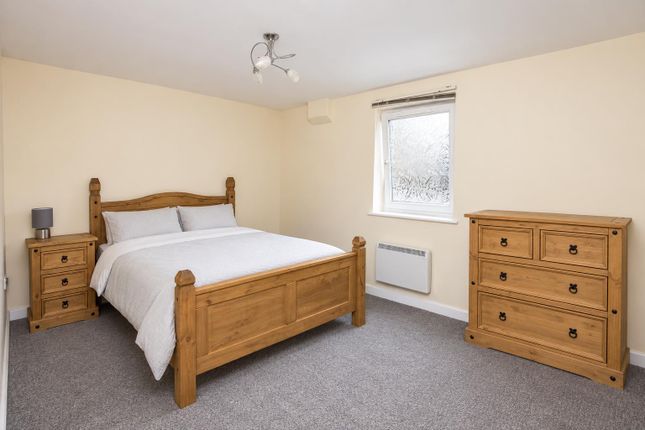 Apartment 19, 7, Waterloo Road, Stalybridge photo 4