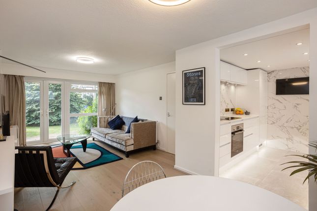 1 Hernes Close, Oxford photo 4