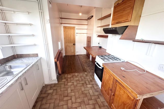 6, Rotherfield Avenue, Hastings photo 2