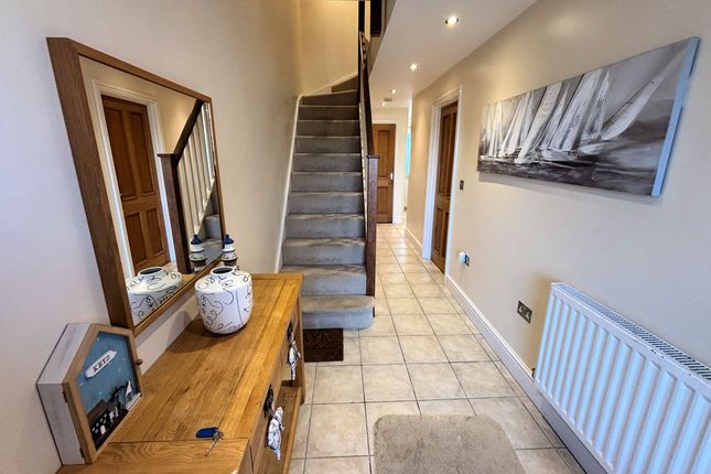 3 Gwel Y Mor , Marine Parade, Tywyn photo 2