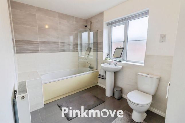 3, Bailey Crescent, Newport photo 4