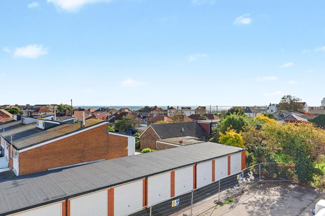 1 Lincoln Court, Lancing photo 2