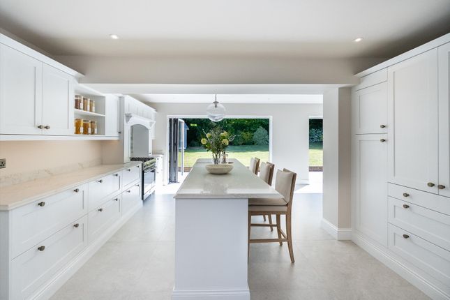 Chalk Lane, Leatherhead photo 4