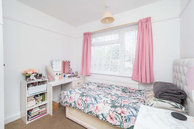 Maisonette for sale in Lynmouth Avenue, Morden