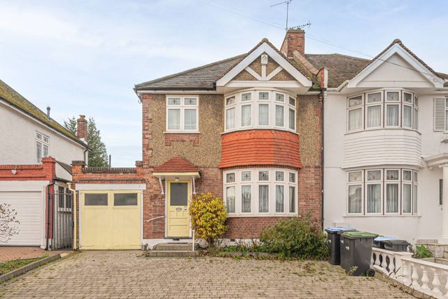 Thumbnail Semi-detached house to rent in Ravenscraig Road N11, New Southgate, London,