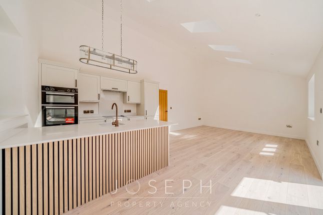 2 Celine Close, Ipswich photo 3