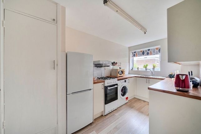 59 Briavels Court Downs Hill Road, Epsom photo 2